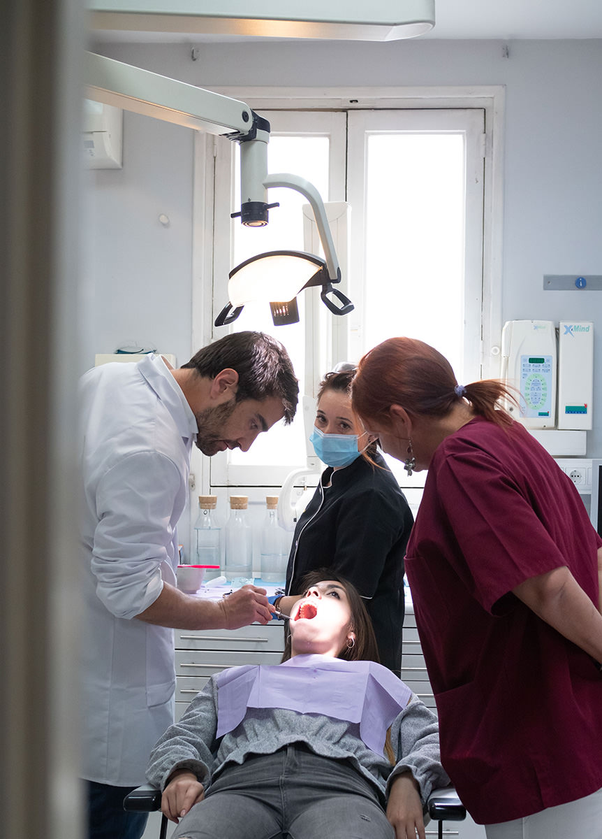 Título de Experto en Ortodoncia con 30 créditos ECTS Título de Experto en Ortodoncia con 30 créditos ECTS
